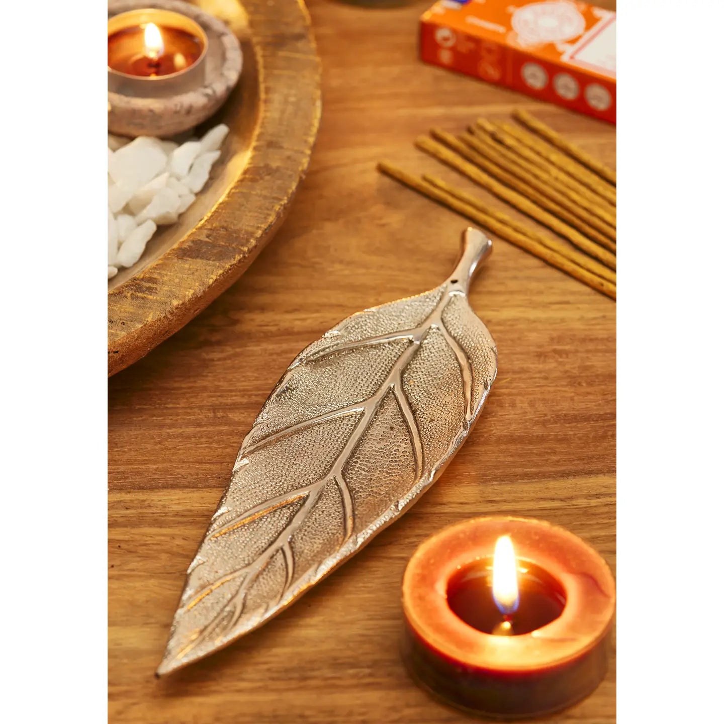 Leaf incense holder