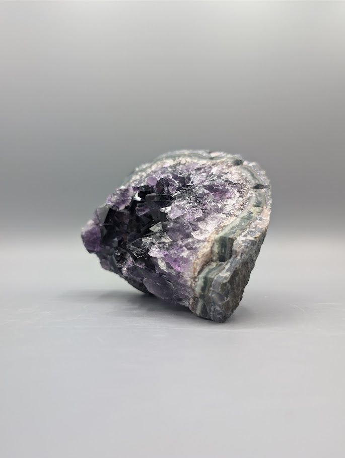 Amethyst Bed 876g