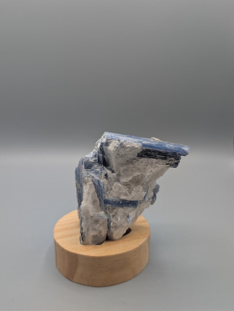 Blue Kyanite Stand 0.432kg