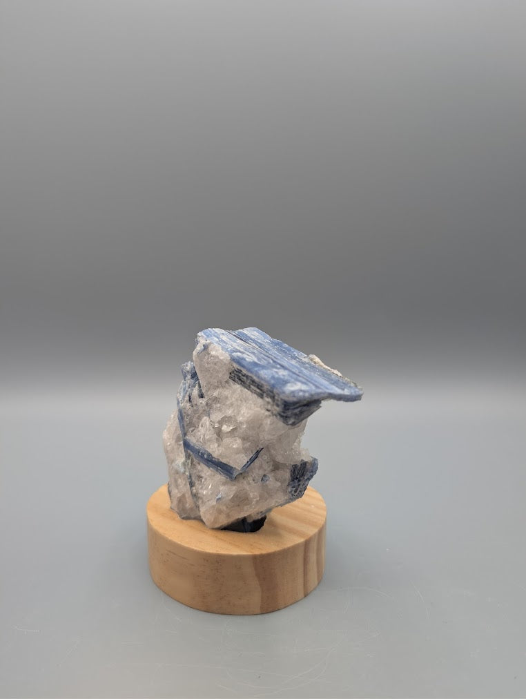 Blue Kyanite Stand 0.432kg
