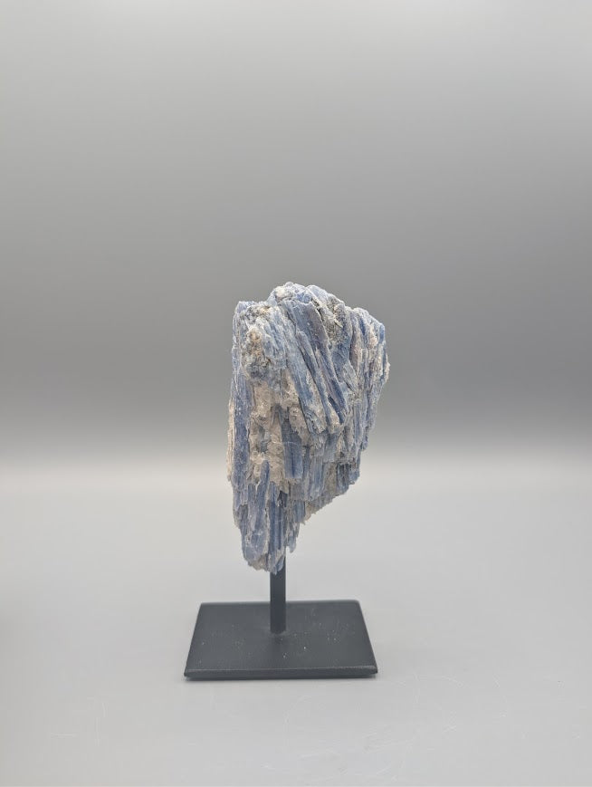 Blue Kyanite Stand 0.380kg