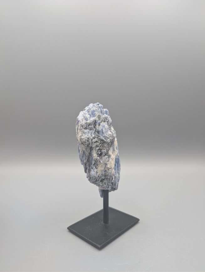Blue Kyanite Stand 0.380kg