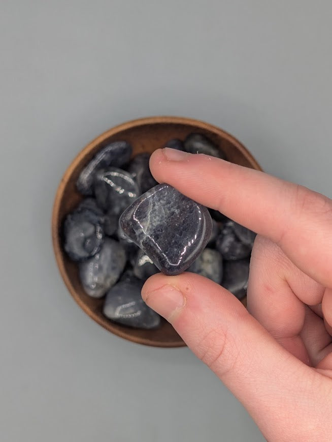 Iolite Tumble